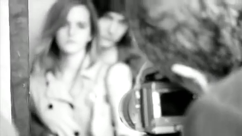 EmmaWatsonFan_dot_nl-2009BurberryCampaign0027.jpg EmmaWatsonFan_dot_nl-2009BurberryCampaign0027.jpg