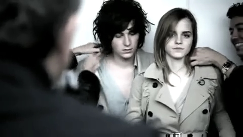 EmmaWatsonFan_dot_nl-2009BurberryCampaign0048.jpg EmmaWatsonFan_dot_nl-2009BurberryCampaign0048.jpg