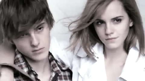 EmmaWatsonFan_dot_nl-2009BurberryCampaign0095.jpg EmmaWatsonFan_dot_nl-2009BurberryCampaign0095.jpg