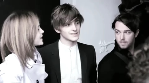 EmmaWatsonFan_dot_nl-2009BurberryCampaign0096.jpg EmmaWatsonFan_dot_nl-2009BurberryCampaign0096.jpg