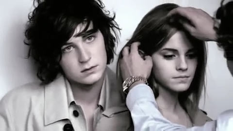 EmmaWatsonFan_dot_nl-2009BurberryCampaign0125.jpg EmmaWatsonFan_dot_nl-2009BurberryCampaign0125.jpg
