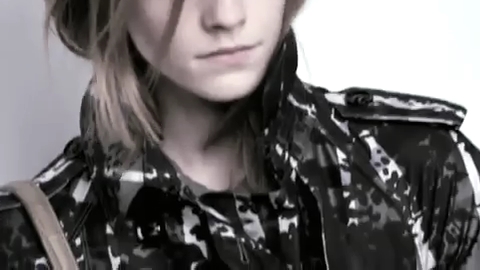 EmmaWatsonFan_dot_nl-2009BurberryCampaign0174.jpg EmmaWatsonFan_dot_nl-2009BurberryCampaign0174.jpg