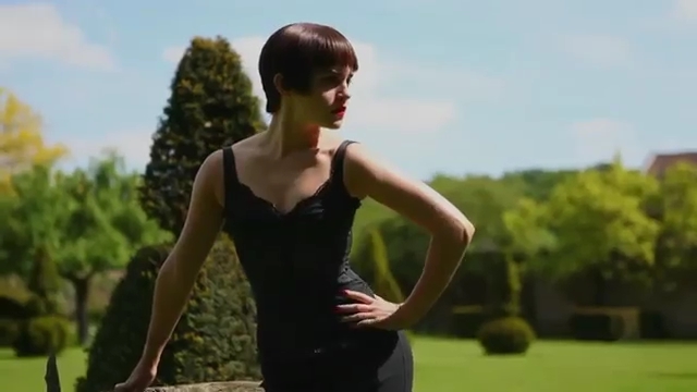 EmmaWatsonFan-nl_2011HarpersBazaar0025.jpg