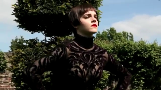 EmmaWatsonFan-nl_2011HarpersBazaar0056.jpg