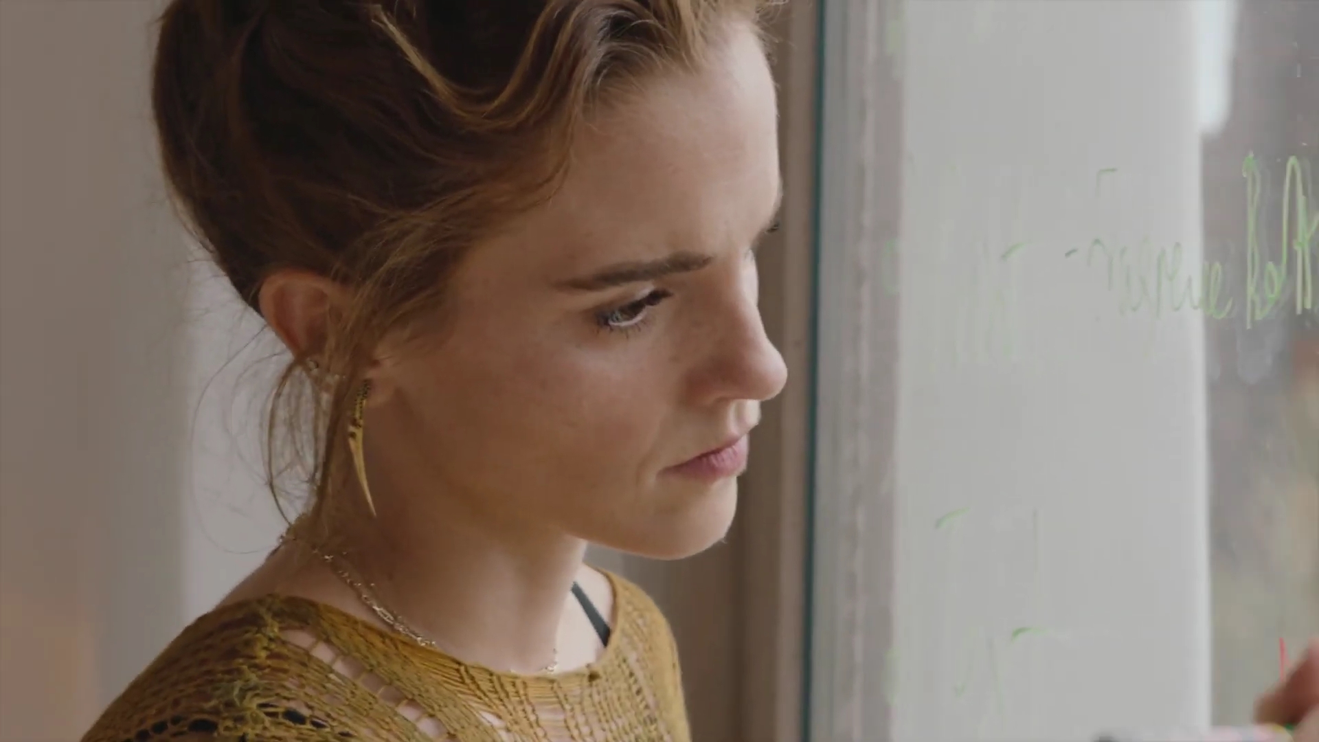 EmmaWatsonFan-dot-nl_2022PradaParadoxeFilm-MakingOf0048.jpg EmmaWatsonFan-dot-nl_2022PradaParadoxeFilm-MakingOf0048.jpg