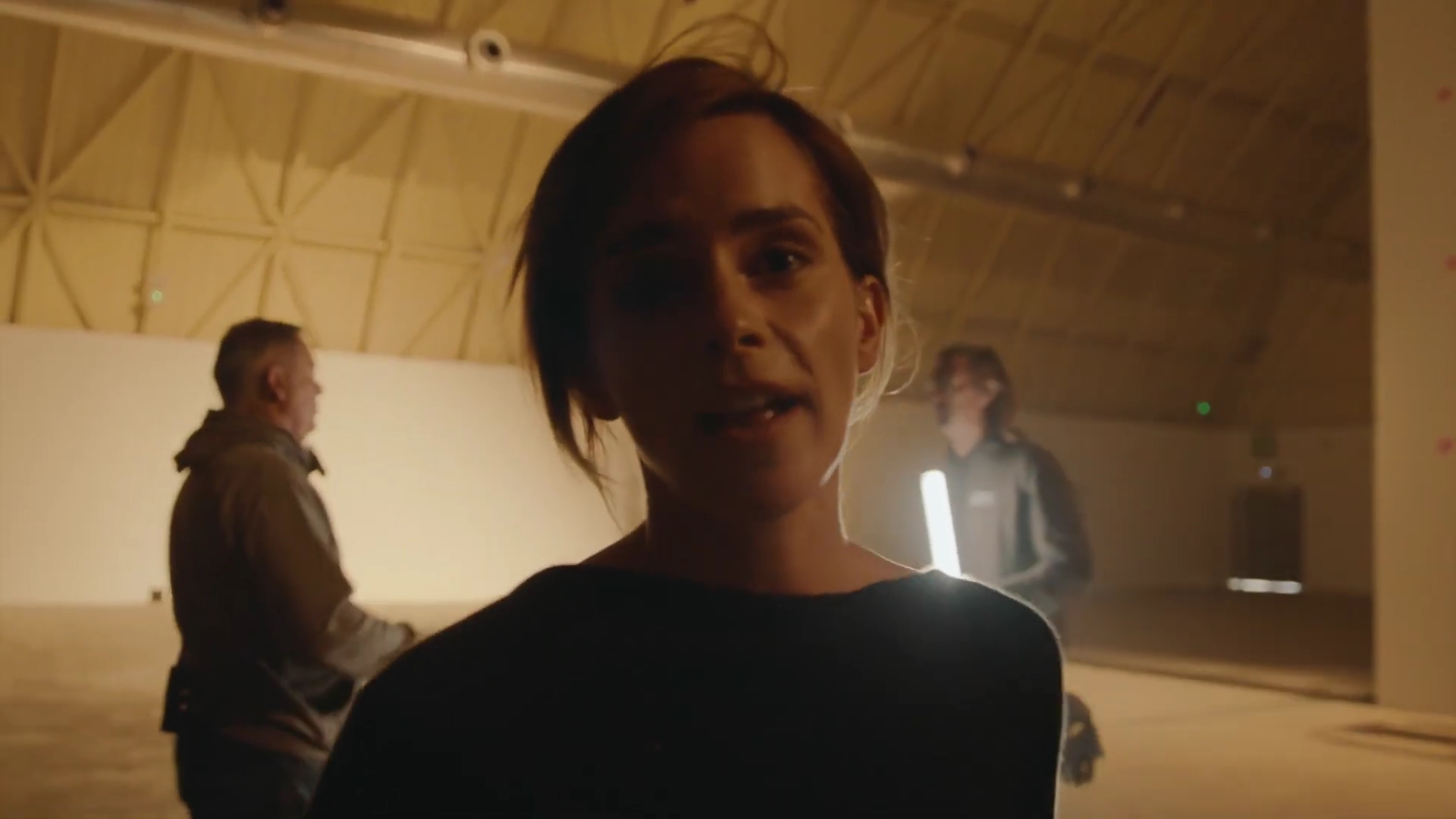 EmmaWatsonFan-dot-nl_2022PradaParadoxeFilm-MakingOf0271.jpg