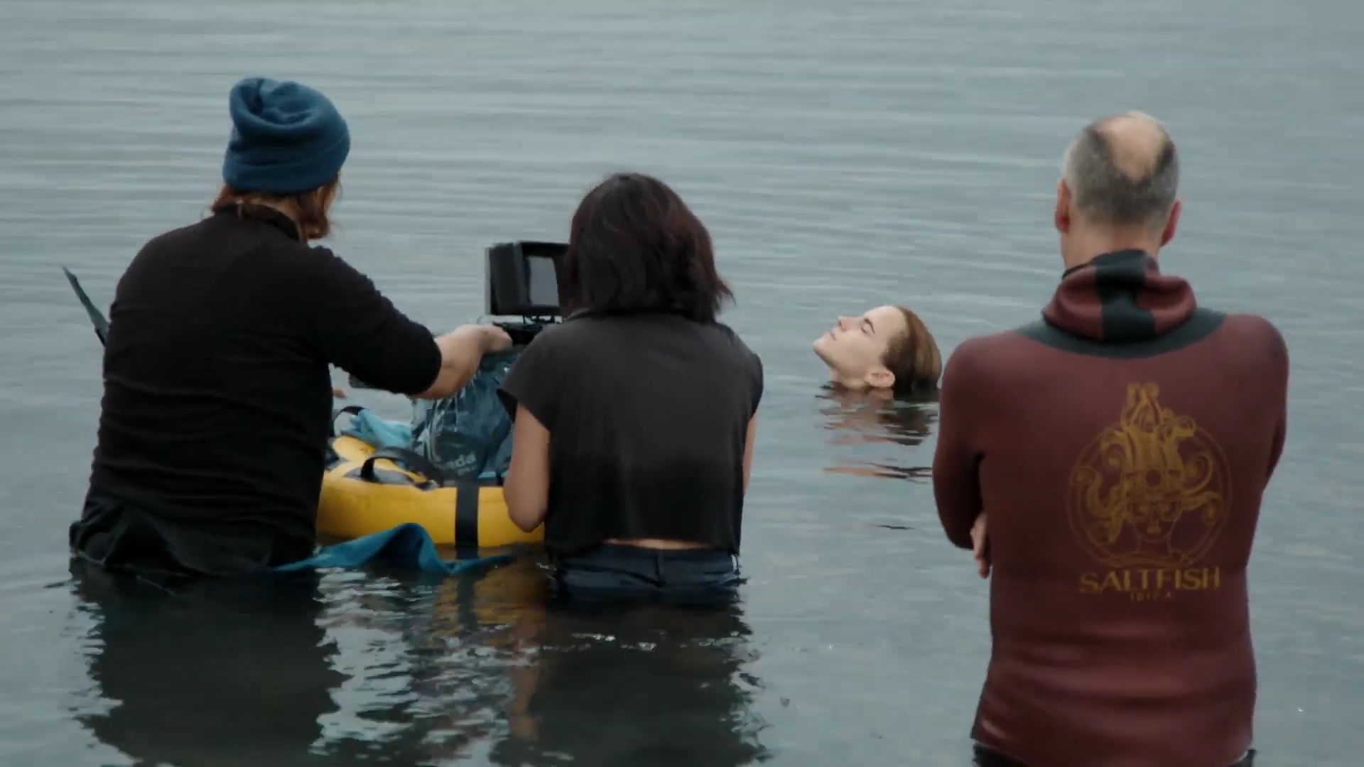 EmmaWatsonFan-dot-nl_2022PradaParadoxeFilm-MakingOf0415.jpg EmmaWatsonFan-dot-nl_2022PradaParadoxeFilm-MakingOf0415.jpg