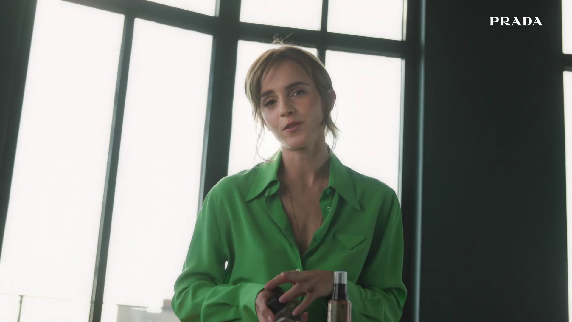 EmmaWatsonFan-dot-nl_2022PradaParadoxe-HowToRefillBottle0014.jpg EmmaWatsonFan-dot-nl_2022PradaParadoxe-HowToRefillBottle0014.jpg