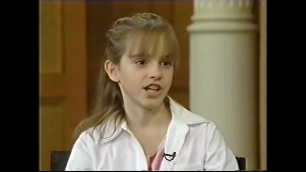 EmmaWatsonFan-nl_2002LiveWithRegisAndKelly0114.jpg