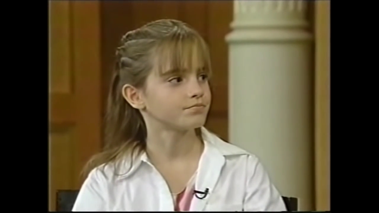 EmmaWatsonFan-nl_2002LiveWithRegisAndKelly0127.jpg EmmaWatsonFan-nl_2002LiveWithRegisAndKelly0127.jpg