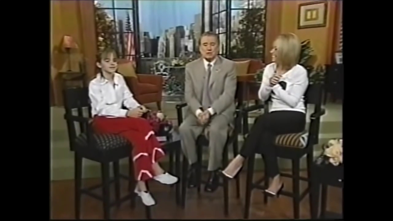 EmmaWatsonFan-nl_2002LiveWithRegisAndKelly0400.jpg