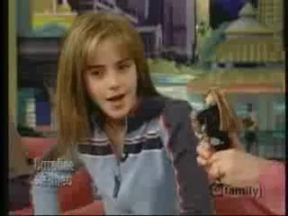 EmmaWatsonFan-nl_2002TheCarolineReahShow0210.jpg