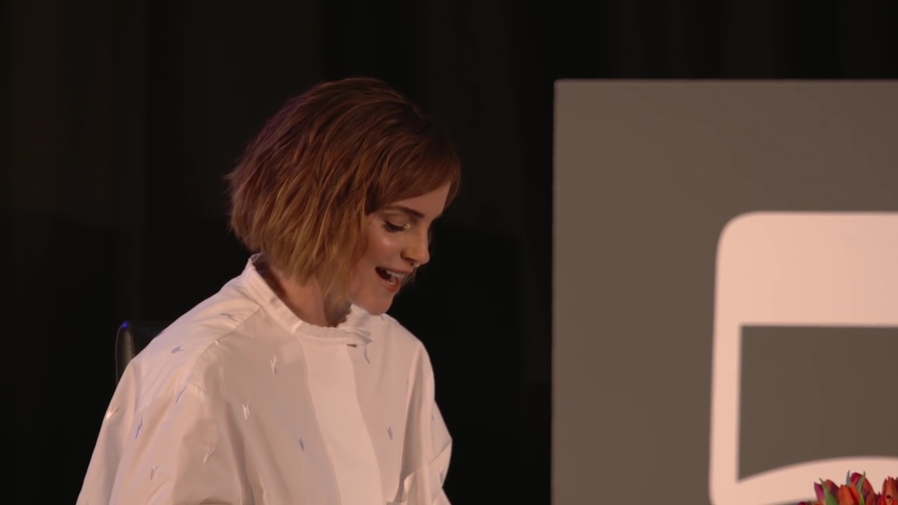 EmmaWatsonFan-nl_2016OurSharedShelf-InCoversationWithGloriaSteinem0184.jpg