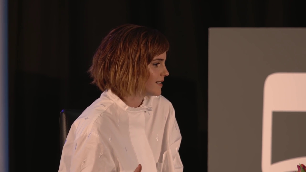 EmmaWatsonFan-nl_2016OurSharedShelf-InCoversationWithGloriaSteinem0546.jpg