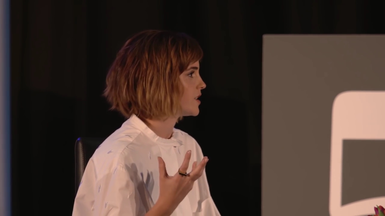 EmmaWatsonFan-nl_2016OurSharedShelf-InCoversationWithGloriaSteinem0661.jpg