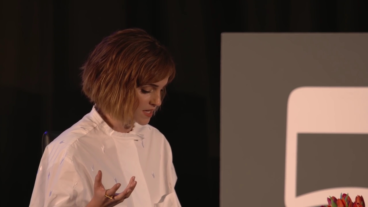 EmmaWatsonFan-nl_2016OurSharedShelf-InCoversationWithGloriaSteinem0937.jpg