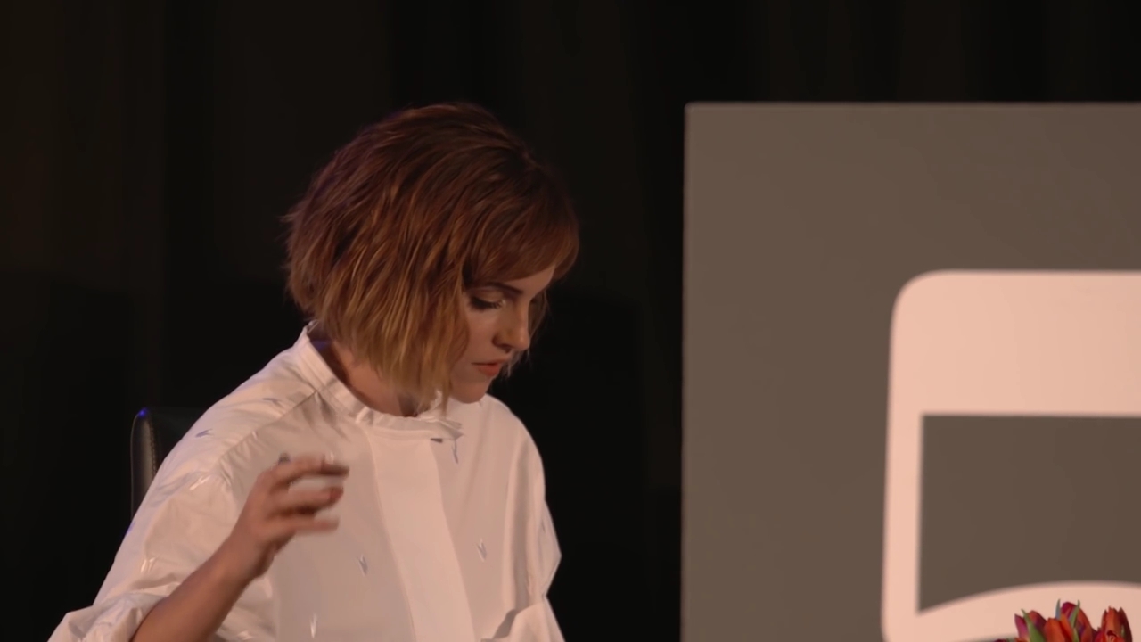 EmmaWatsonFan-nl_2016OurSharedShelf-InCoversationWithGloriaSteinem0960.jpg