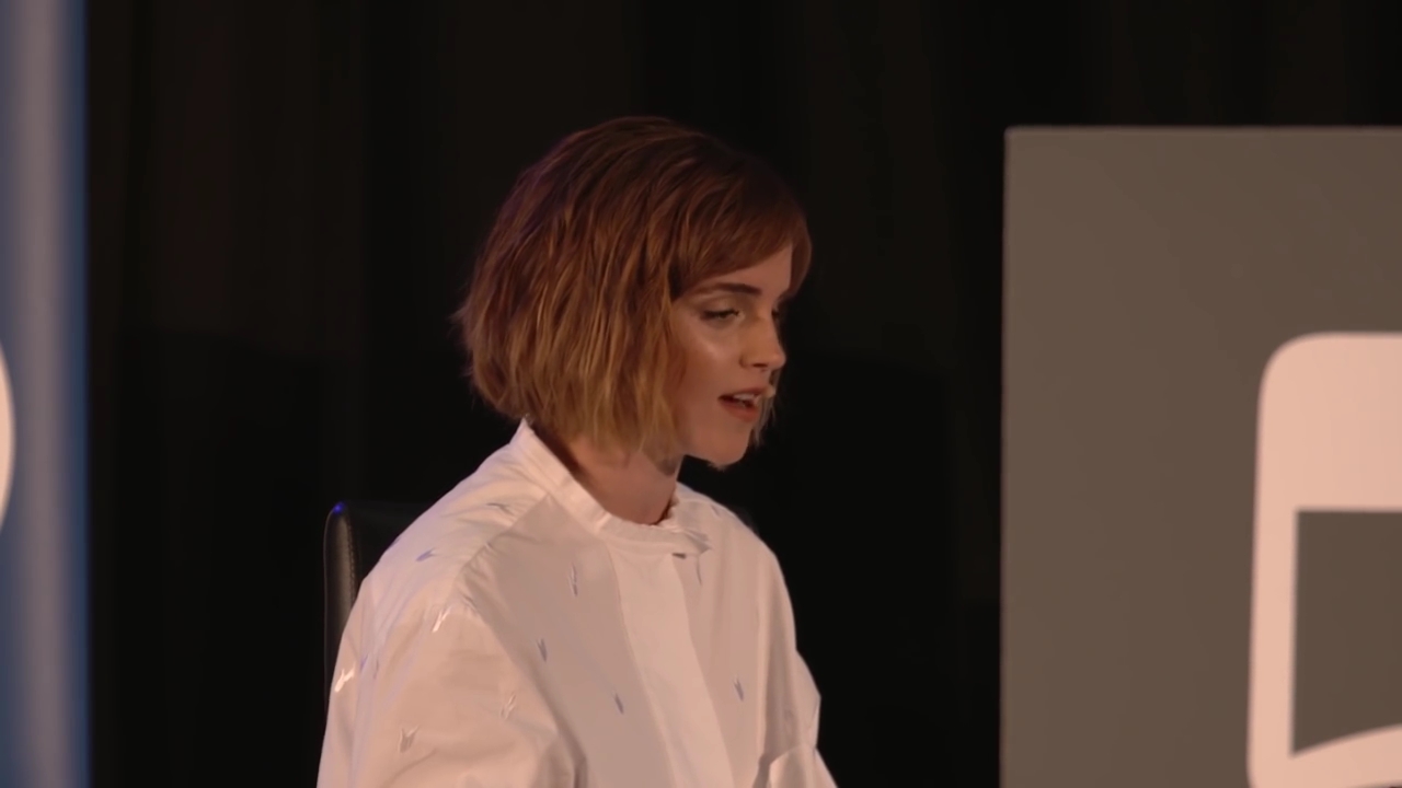 EmmaWatsonFan-nl_2016OurSharedShelf-InCoversationWithGloriaSteinem1109.jpg