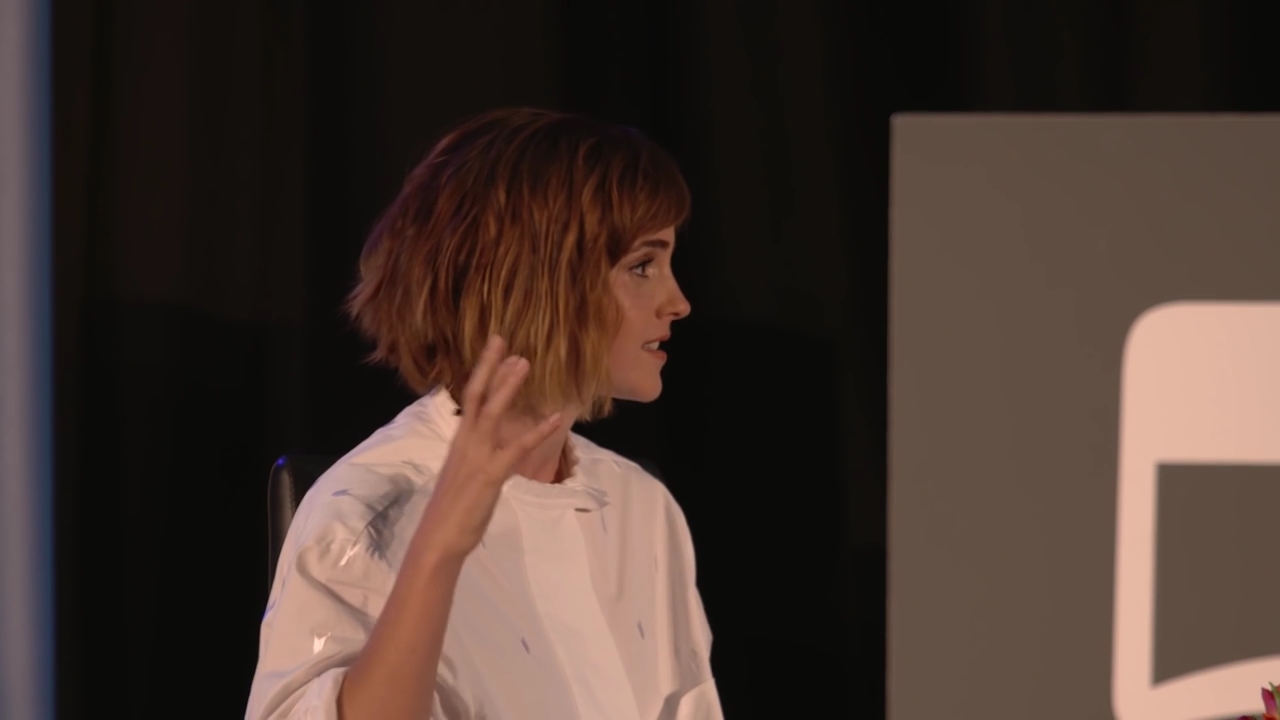 EmmaWatsonFan-nl_2016OurSharedShelf-InCoversationWithGloriaSteinem1231.jpg
