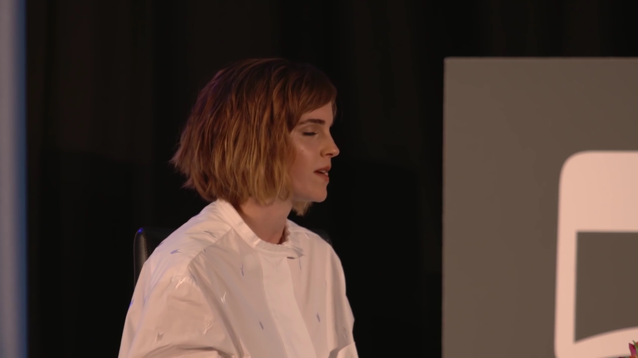 EmmaWatsonFan-nl_2016OurSharedShelf-InCoversationWithGloriaSteinem1236.jpg
