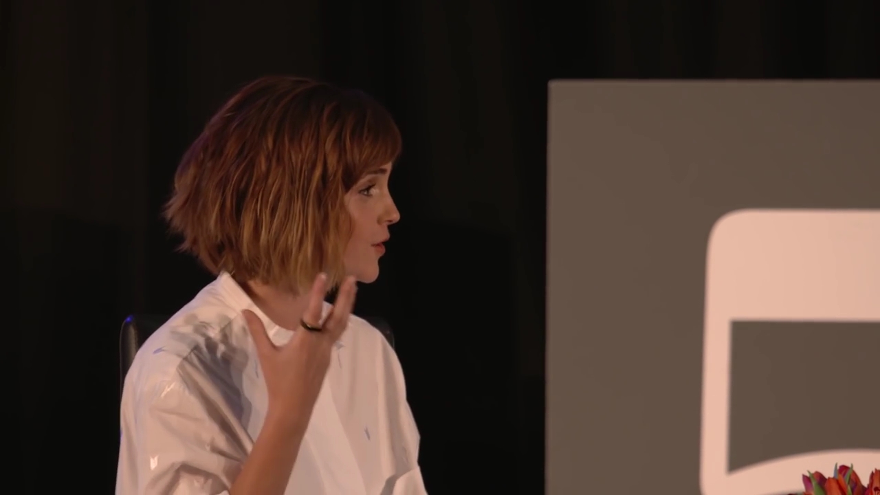 EmmaWatsonFan-nl_2016OurSharedShelf-InCoversationWithGloriaSteinem1323.jpg