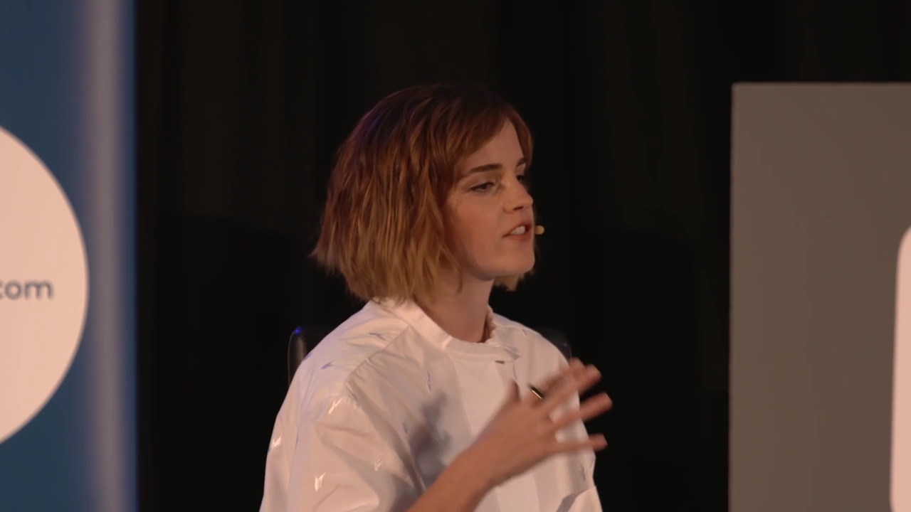EmmaWatsonFan-nl_2016OurSharedShelf-InCoversationWithGloriaSteinem1419.jpg