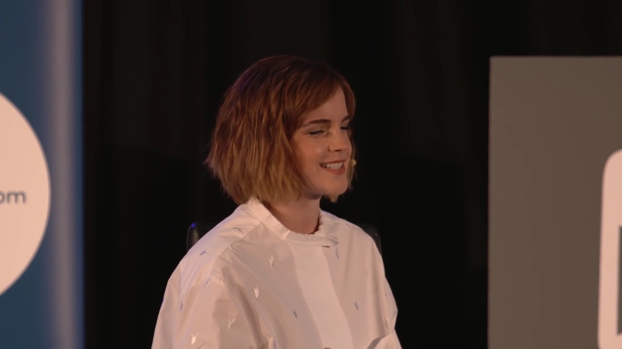 EmmaWatsonFan-nl_2016OurSharedShelf-InCoversationWithGloriaSteinem1435.jpg