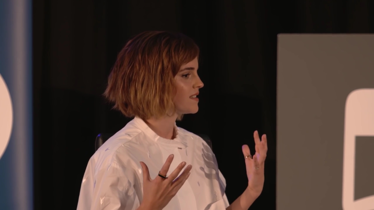 EmmaWatsonFan-nl_2016OurSharedShelf-InCoversationWithGloriaSteinem1631.jpg