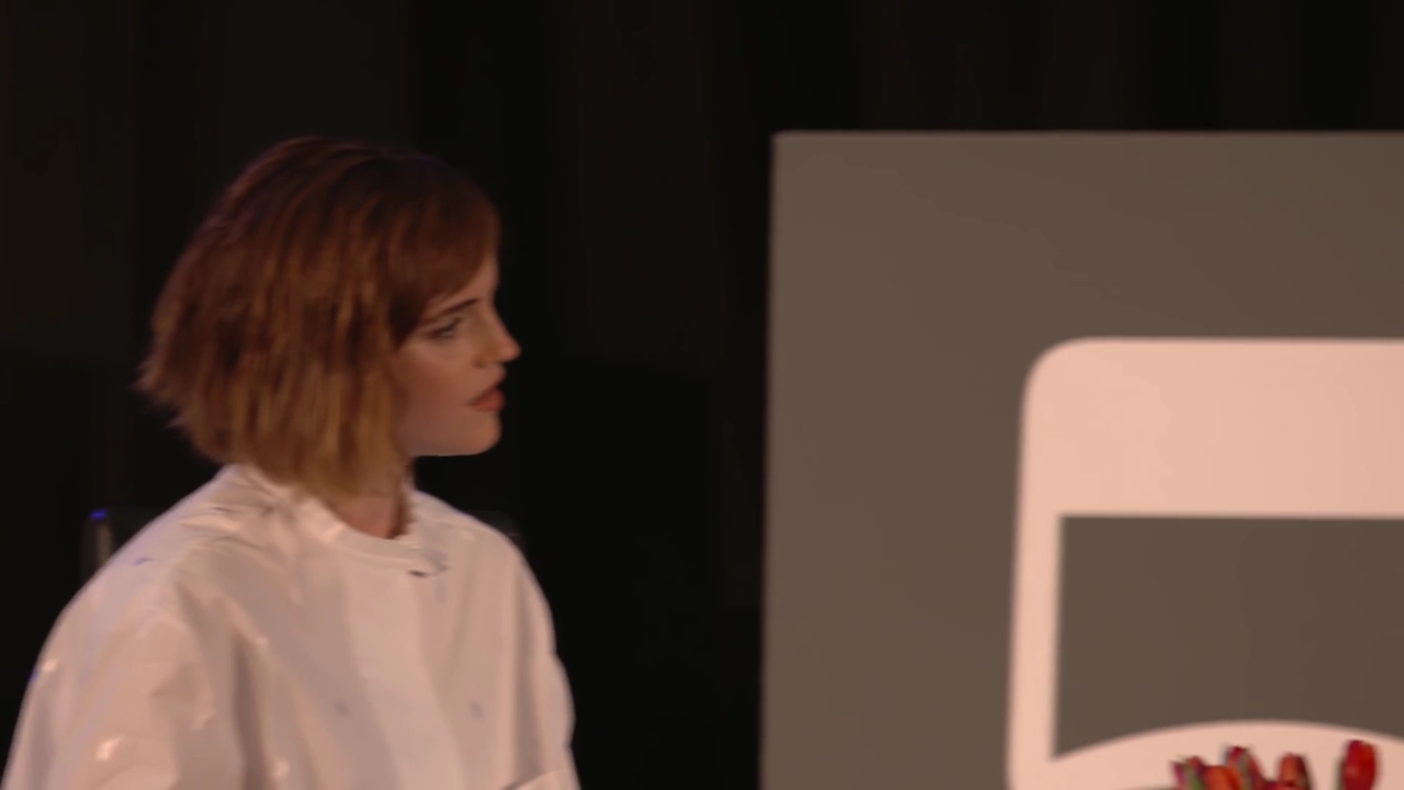 EmmaWatsonFan-nl_2016OurSharedShelf-InCoversationWithGloriaSteinem1641.jpg