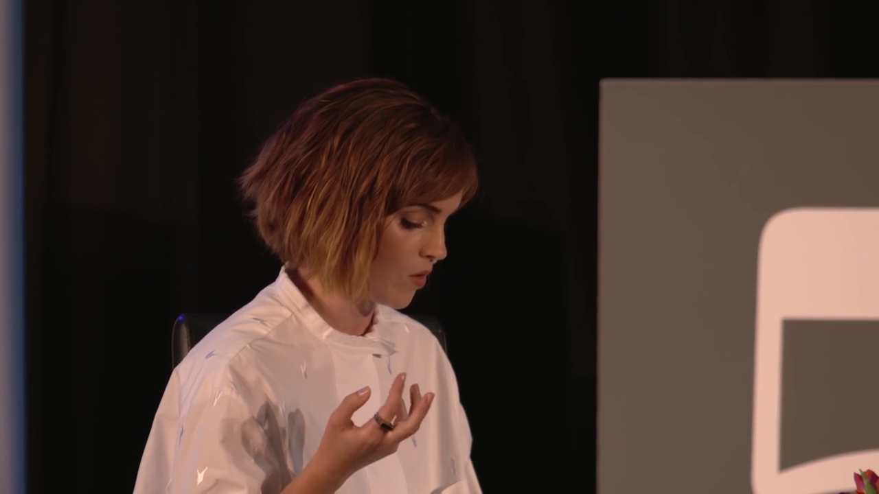EmmaWatsonFan-nl_2016OurSharedShelf-InCoversationWithGloriaSteinem1786.jpg