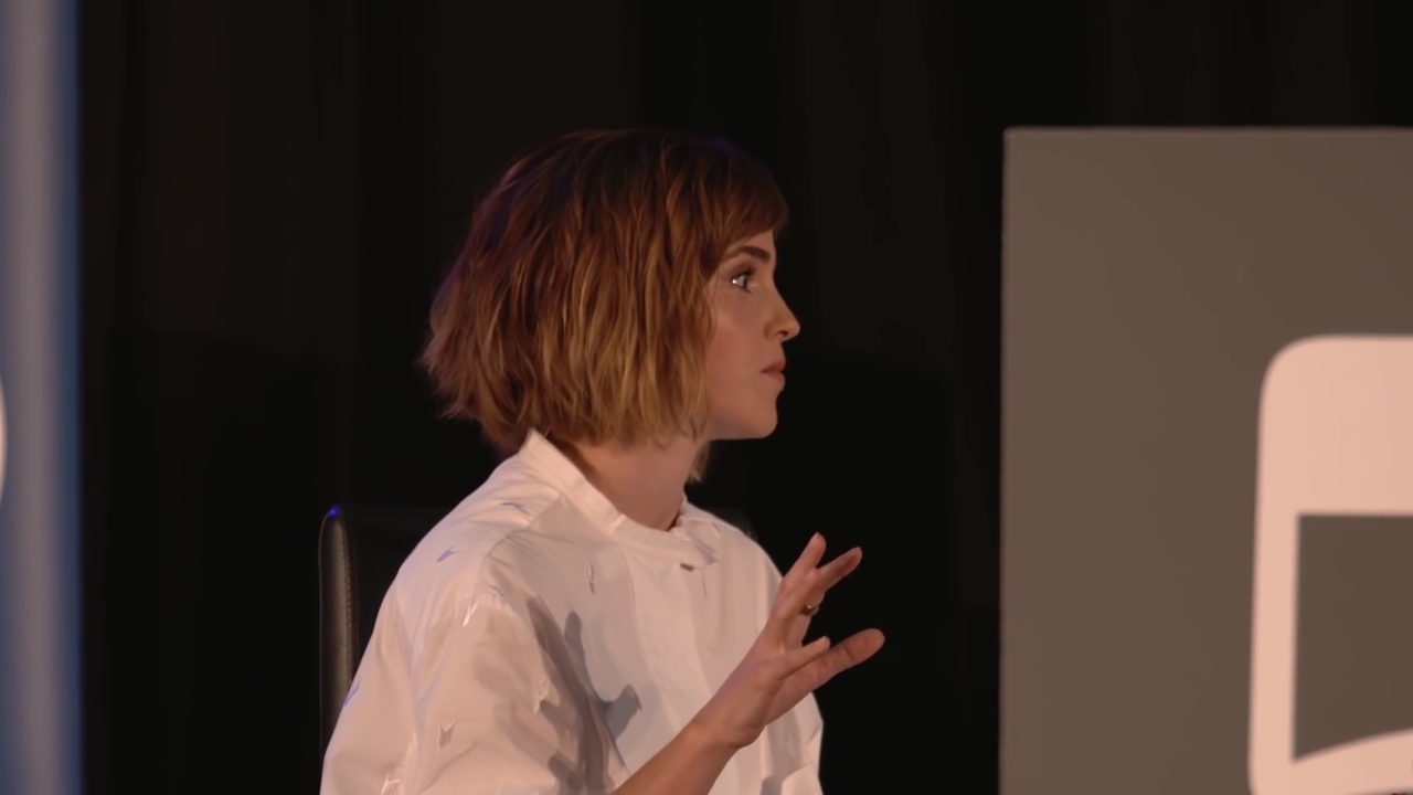 EmmaWatsonFan-nl_2016OurSharedShelf-InCoversationWithGloriaSteinem2077.jpg