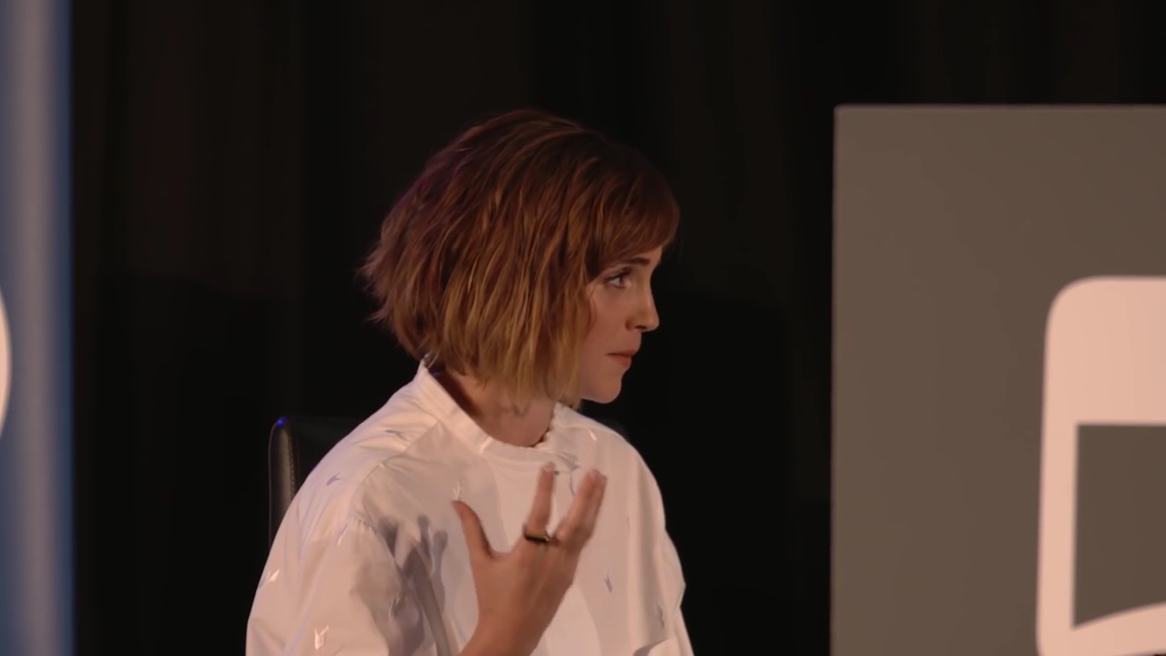 EmmaWatsonFan-nl_2016OurSharedShelf-InCoversationWithGloriaSteinem2383.jpg EmmaWatsonFan-nl_2016OurSharedShelf-InCoversationWithGloriaSteinem2383.jpg