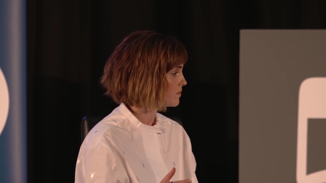 EmmaWatsonFan-nl_2016OurSharedShelf-InCoversationWithGloriaSteinem3114.jpg