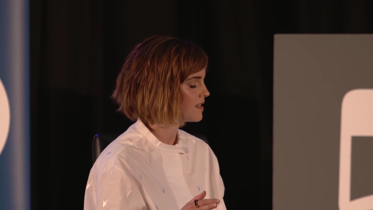 EmmaWatsonFan-nl_2016OurSharedShelf-InCoversationWithGloriaSteinem3120.jpg