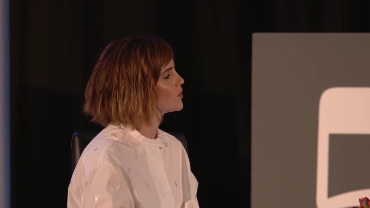 EmmaWatsonFan-nl_2016OurSharedShelf-InCoversationWithGloriaSteinem3368.jpg