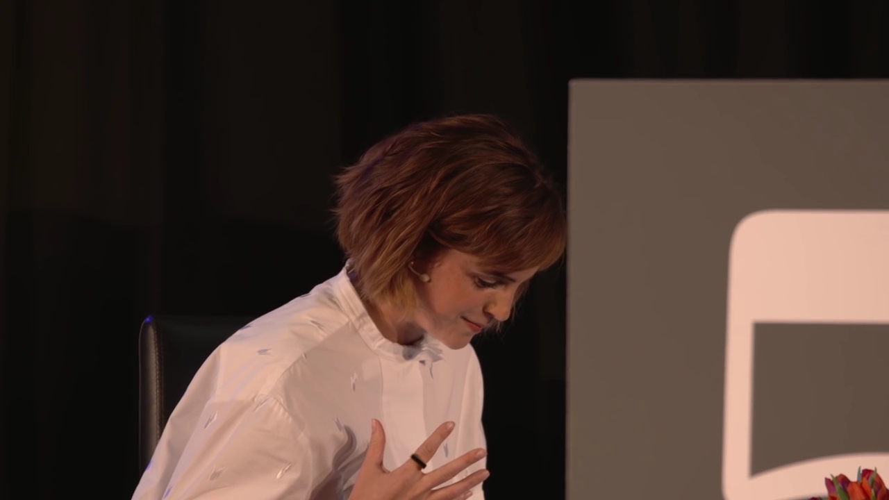 EmmaWatsonFan-nl_2016OurSharedShelf-InCoversationWithGloriaSteinem3671.jpg