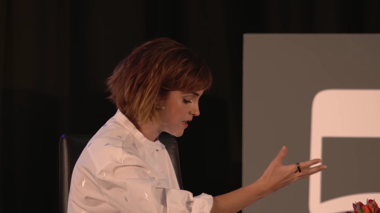 EmmaWatsonFan-nl_2016OurSharedShelf-InCoversationWithGloriaSteinem3675.jpg