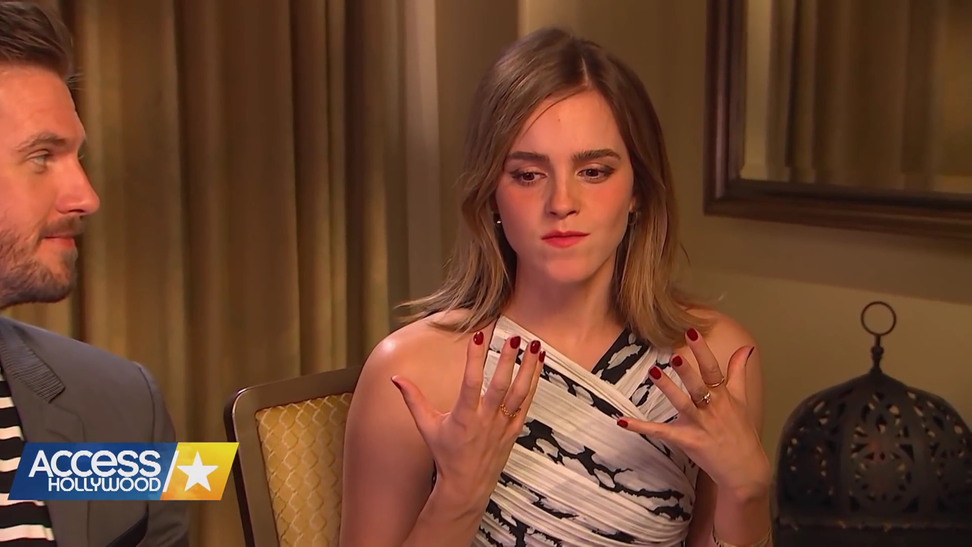 EmmaWatsonFan-dot-nl_2017AccesHollywood0153.jpg EmmaWatsonFan-dot-nl_2017AccesHollywood0153.jpg