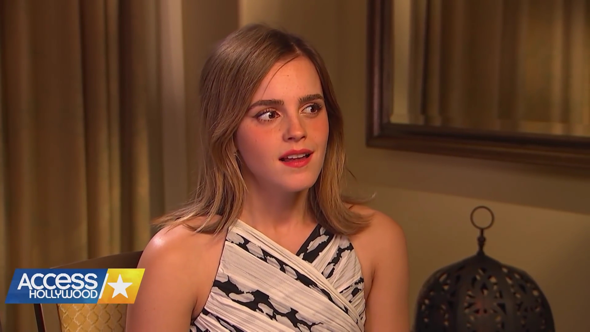 EmmaWatsonFan-dot-nl_2017AccesHollywood0161.jpg EmmaWatsonFan-dot-nl_2017AccesHollywood0161.jpg