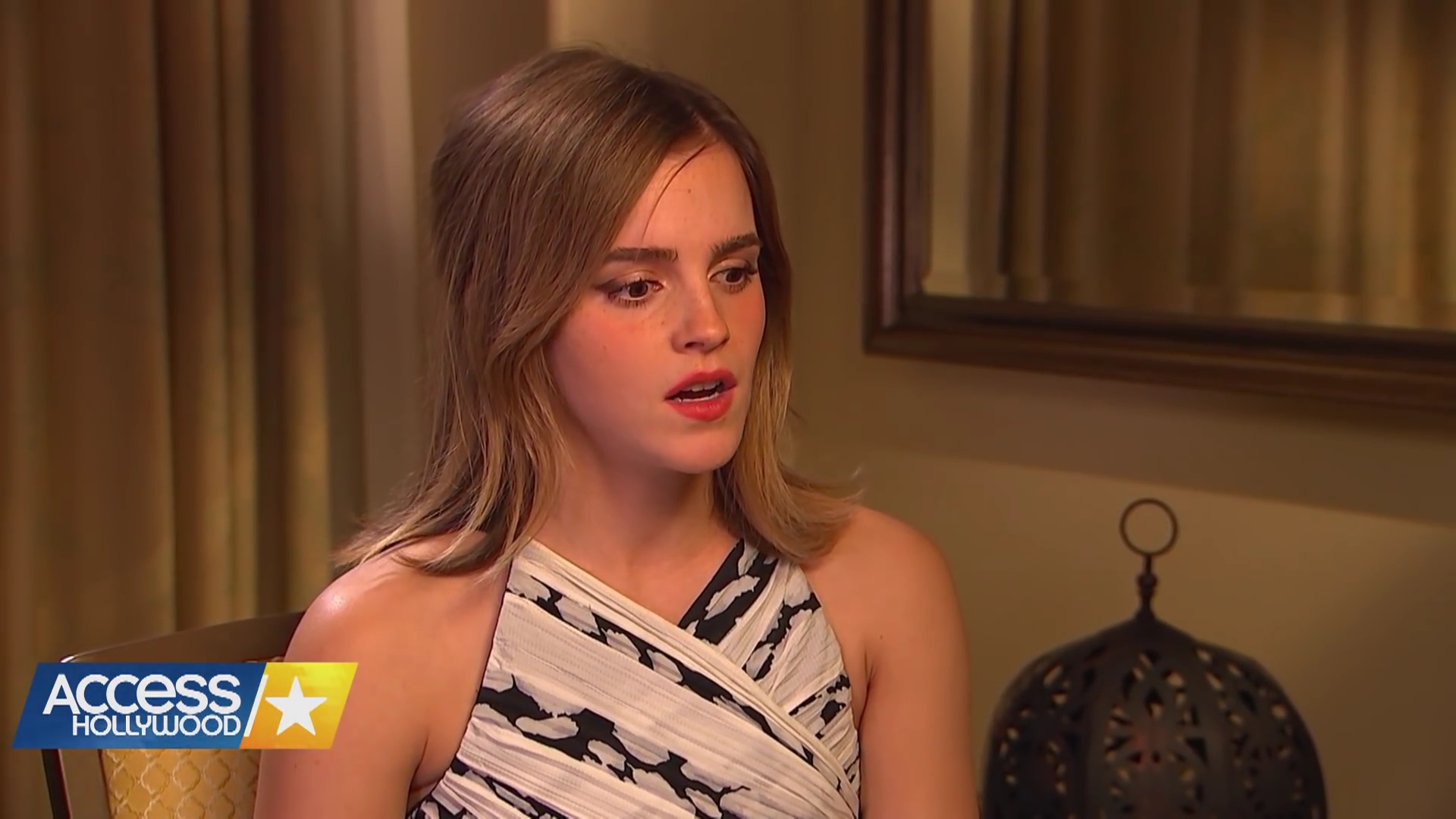EmmaWatsonFan-dot-nl_2017AccesHollywood0176.jpg EmmaWatsonFan-dot-nl_2017AccesHollywood0176.jpg