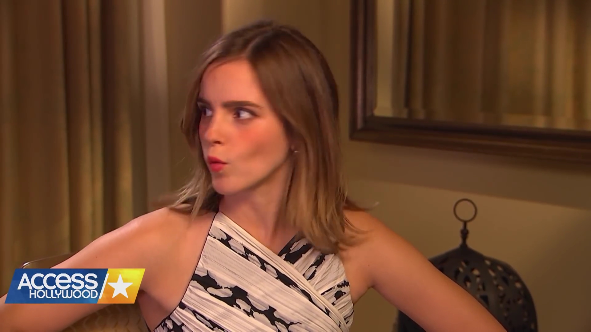 EmmaWatsonFan-dot-nl_2017AccesHollywood0180.jpg EmmaWatsonFan-dot-nl_2017AccesHollywood0180.jpg