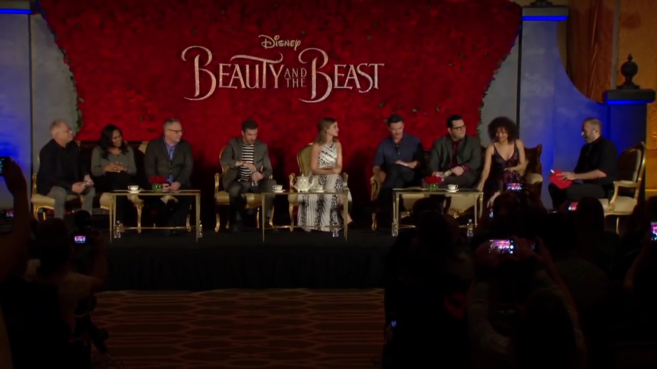 EmmaWatsonFan-dot-nl_BeautyAndTheBeastPersConferentieLA0050.jpg