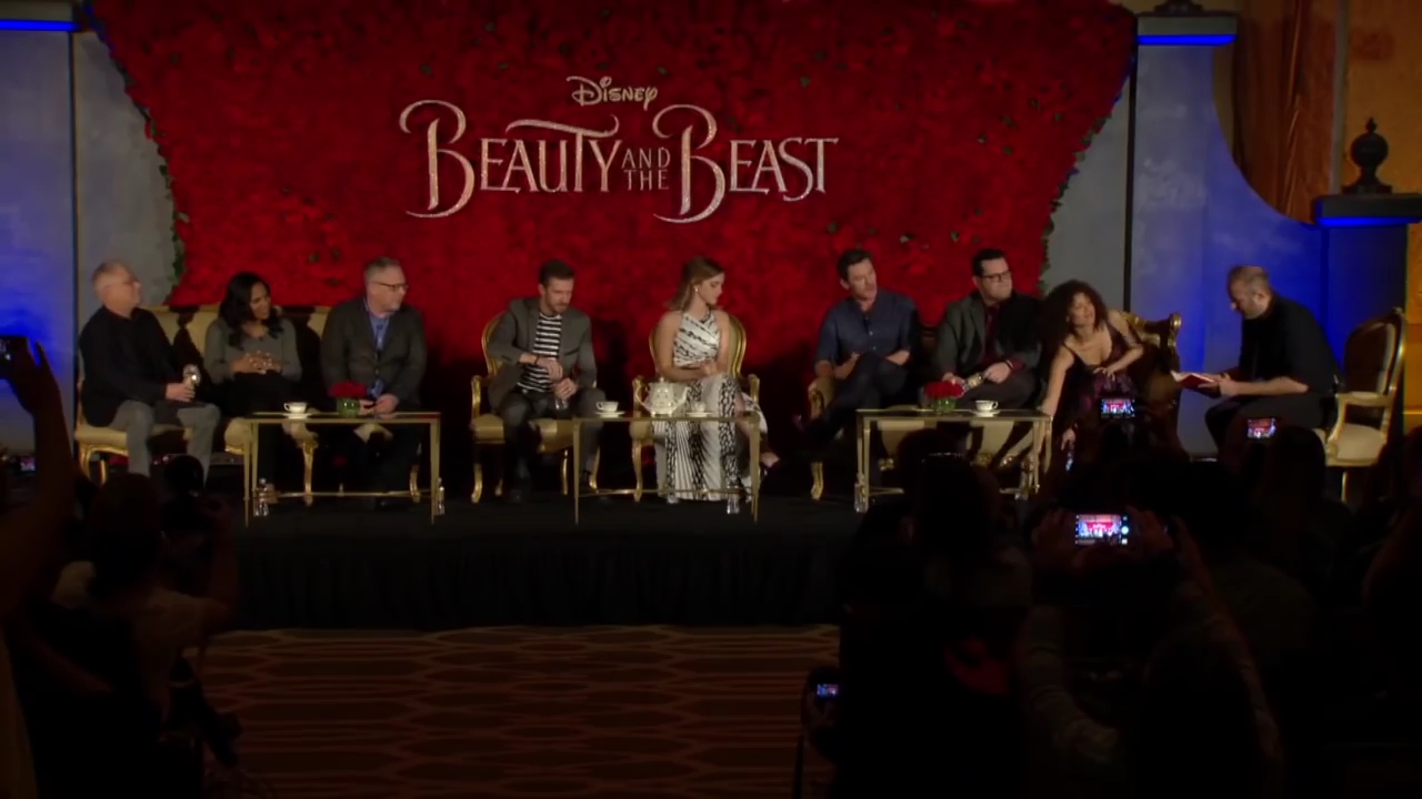 EmmaWatsonFan-dot-nl_BeautyAndTheBeastPersConferentieLA0051.jpg