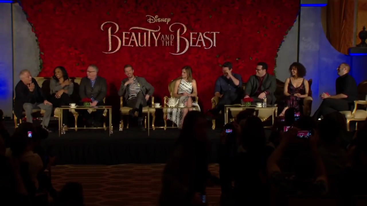 EmmaWatsonFan-dot-nl_BeautyAndTheBeastPersConferentieLA0150.jpg