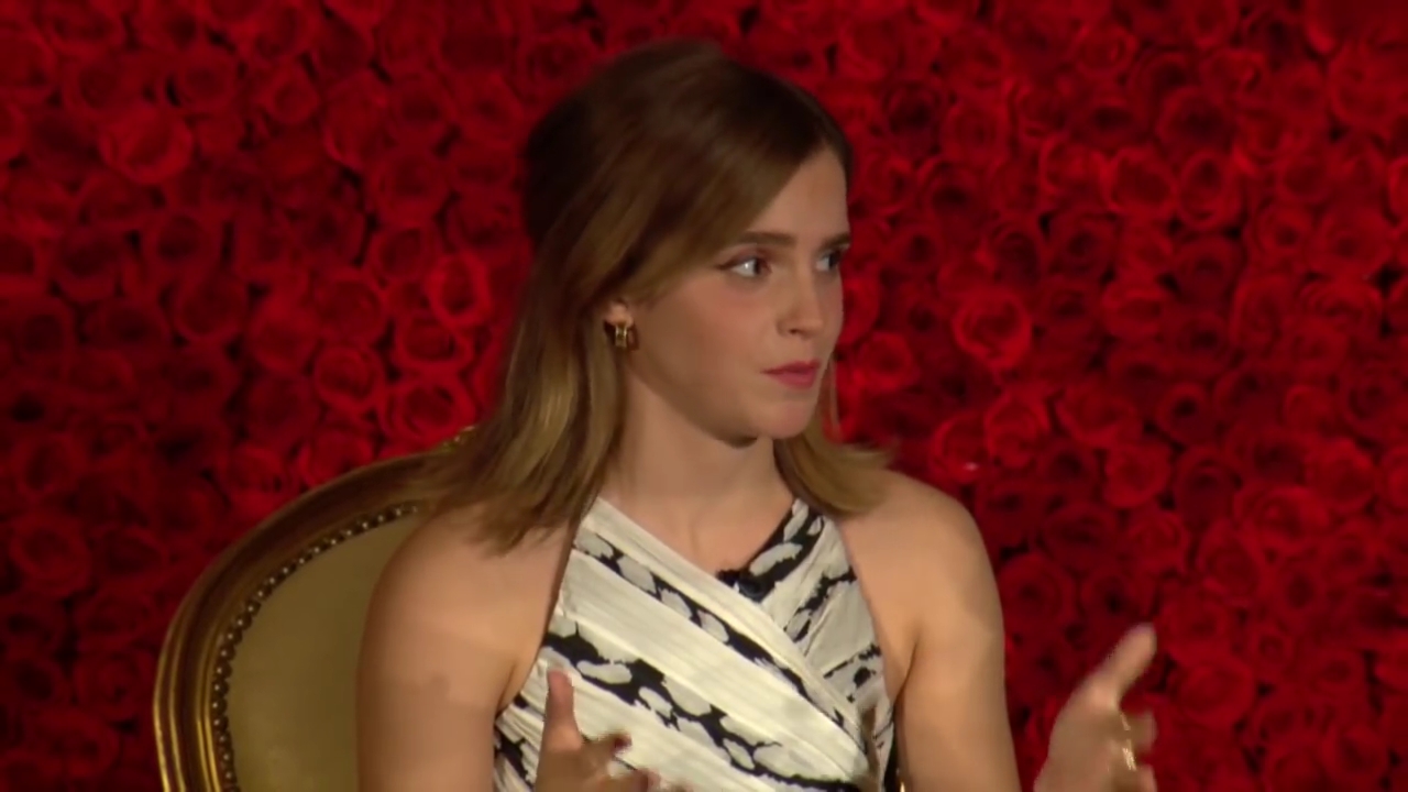 EmmaWatsonFan-dot-nl_BeautyAndTheBeastPersConferentieLA0297.jpg