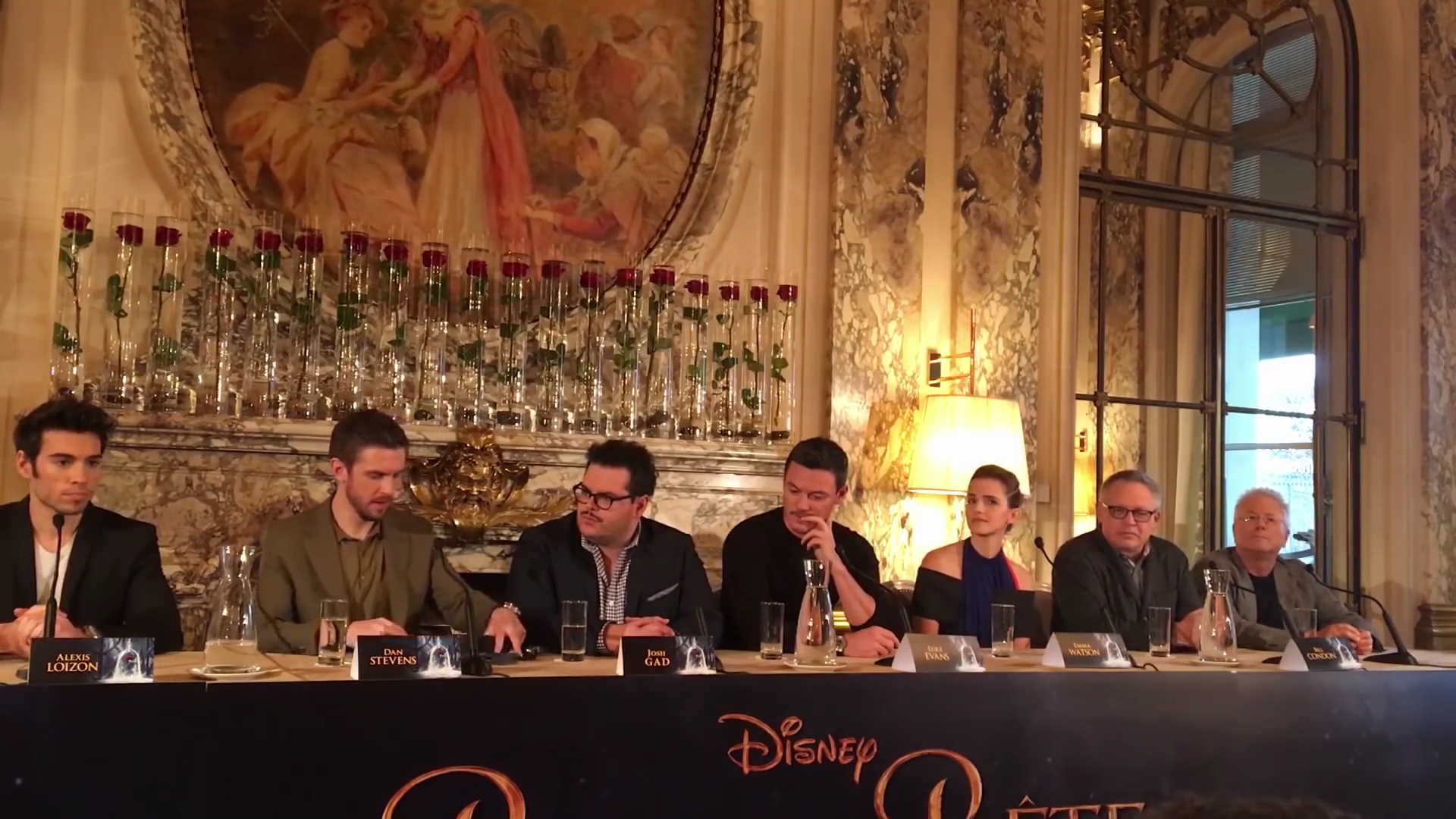 EmmaWatsonFan-dot-nl_BeautyAndTheBeastPersConferentieParijs0074.jpg