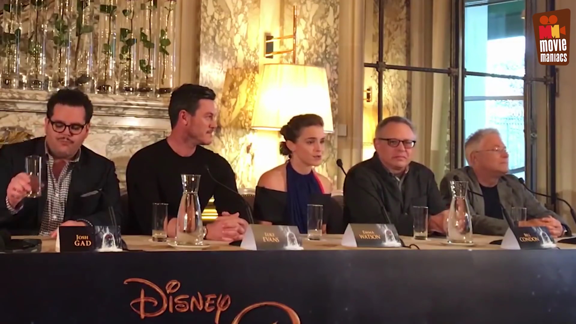 EmmaWatsonFan-dot-nl_BeautyAndTheBeastPersConferentieParijs0165.jpg