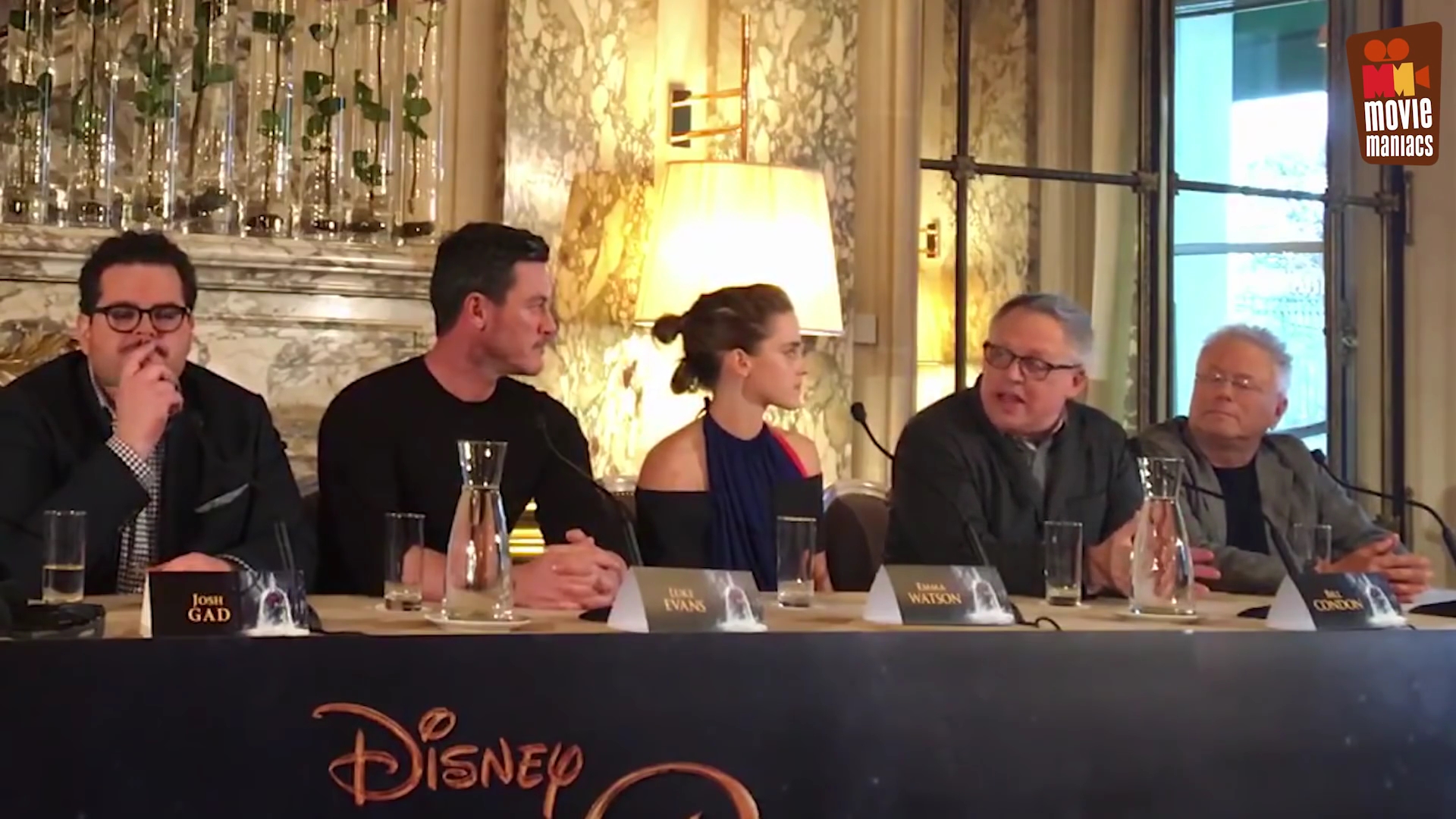 EmmaWatsonFan-dot-nl_BeautyAndTheBeastPersConferentieParijs0300.jpg