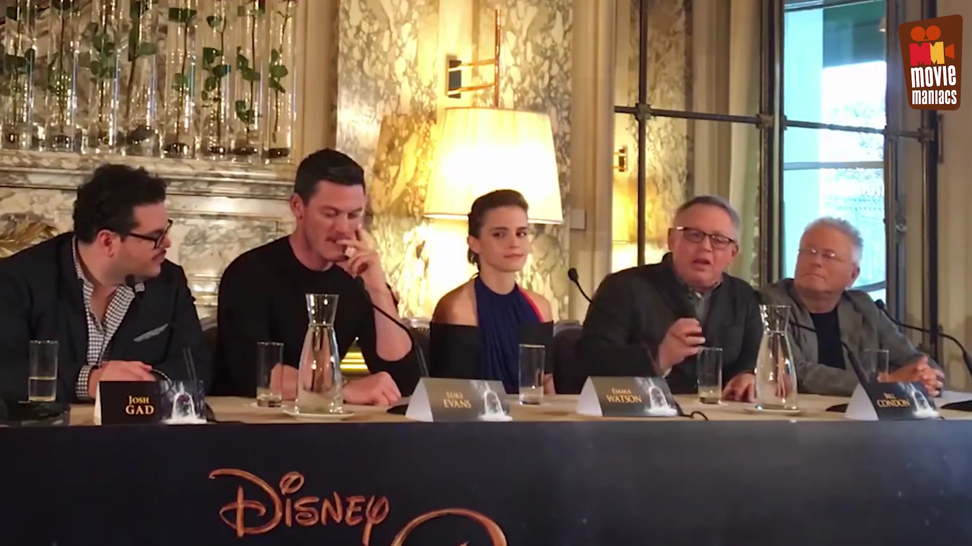 EmmaWatsonFan-dot-nl_BeautyAndTheBeastPersConferentieParijs0325.jpg