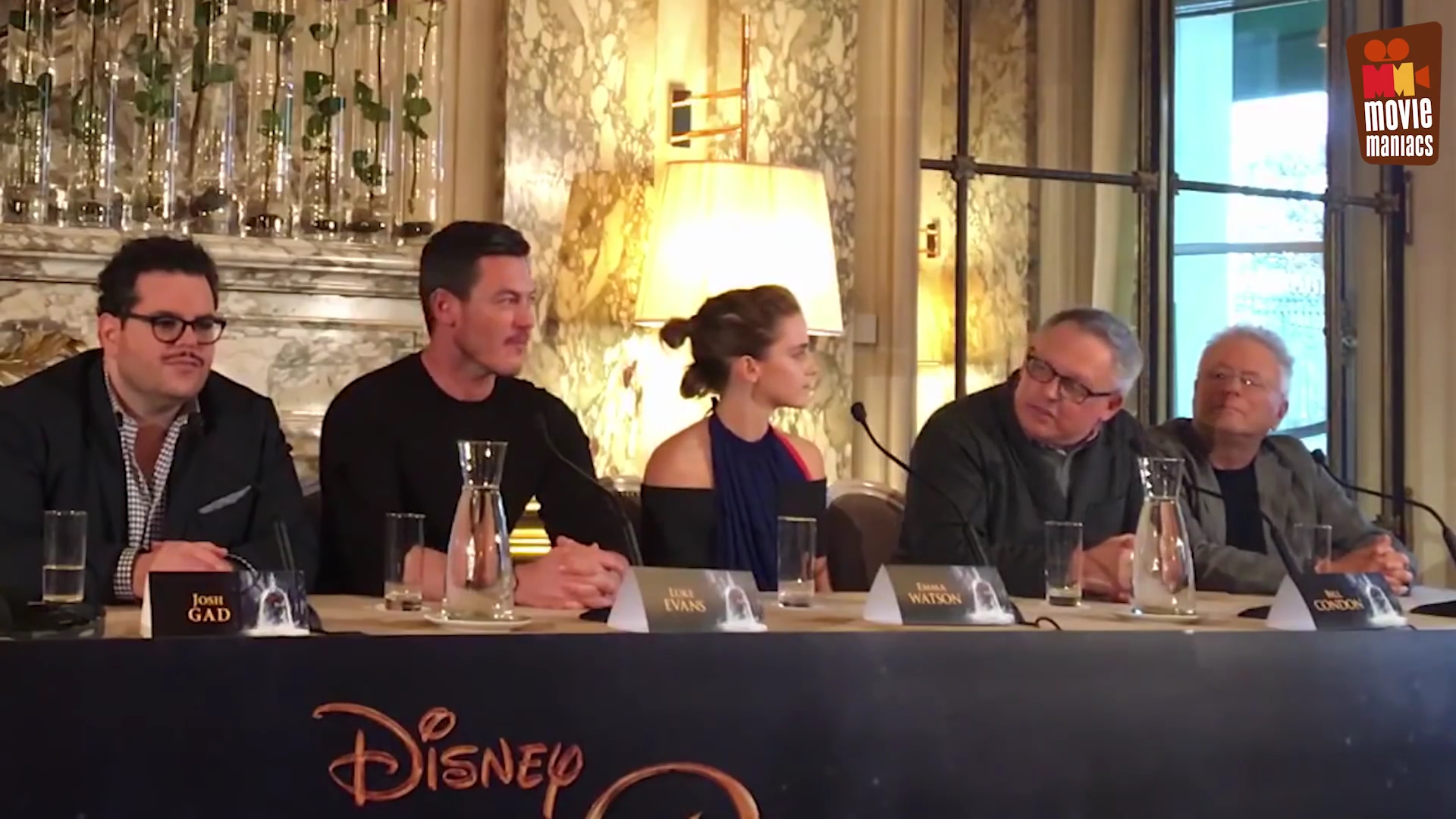 EmmaWatsonFan-dot-nl_BeautyAndTheBeastPersConferentieParijs0332.jpg